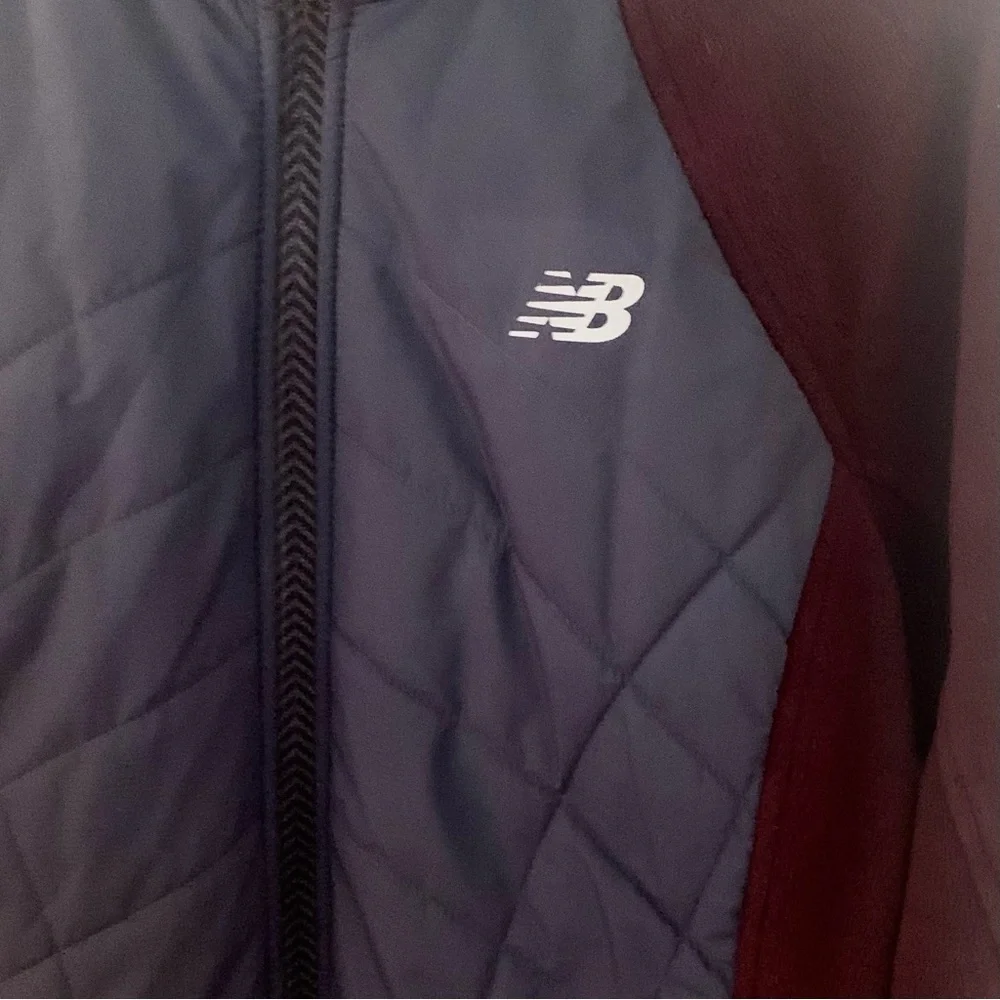 NEW BALANCE Fleece Jacket with Ombre Quilted Overlay, gray and burgundy